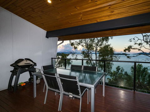 Shorelines - Accommodation 4U 26