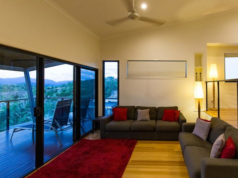 Shorelines - Accommodation 4U 21