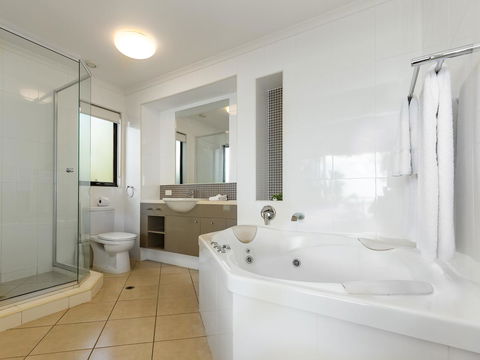 Shorelines - Accommodation 4U 40