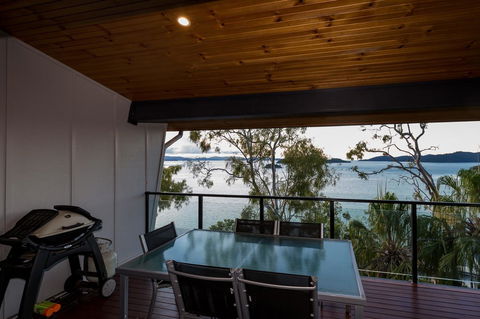 Shorelines - Accommodation 4U 33
