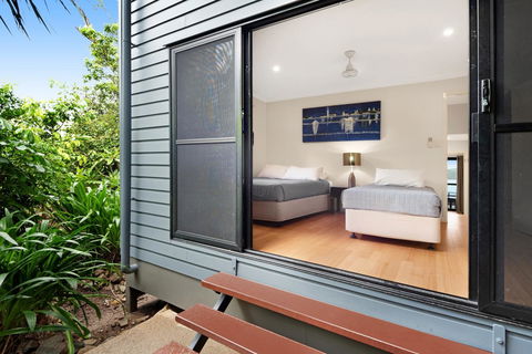 Shorelines - Accommodation 4U 8