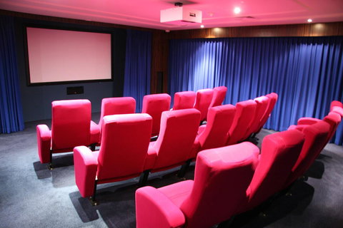 Mantra Towers Of Chevron - Accommodation 4U 2