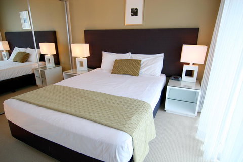 Mantra Towers Of Chevron - Accommodation 4U 14