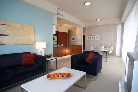 Mantra Towers Of Chevron - Accommodation 4U 17