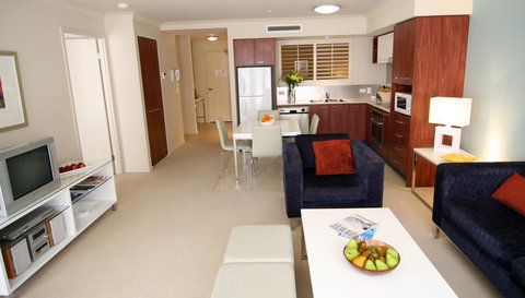 Mantra Towers Of Chevron - Accommodation 4U 15