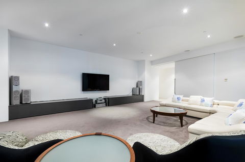 Q1 Resort & Spa - Official - Accommodation 4U 41