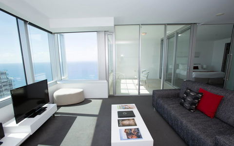 Q1 Resort & Spa - Official - Accommodation 4U 10