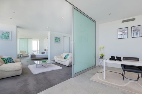 Q1 Resort & Spa - Official - Accommodation 4U 40