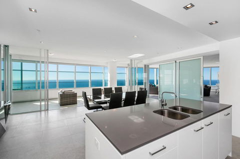 Q1 Resort & Spa - Official - Accommodation 4U 29