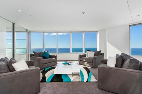 Q1 Resort & Spa - Official - Accommodation 4U 14