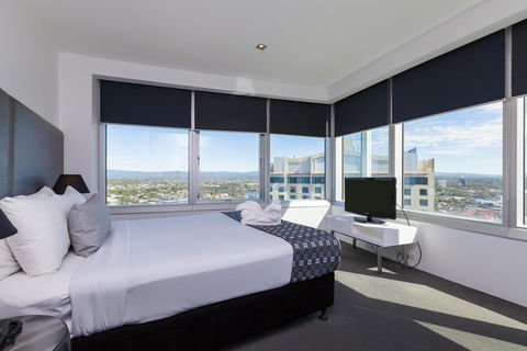 Q1 Resort & Spa - Official - Accommodation 4U 44
