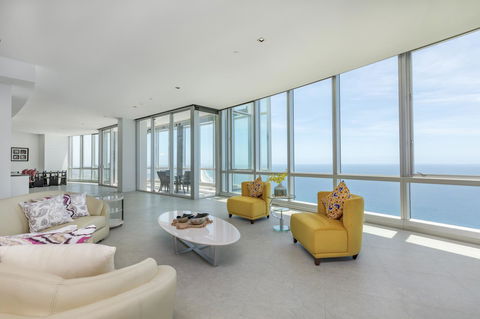 Q1 Resort & Spa - Official - Accommodation 4U 13