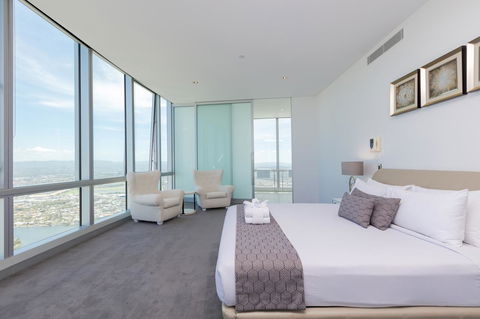 Q1 Resort & Spa - Official - Accommodation 4U 11