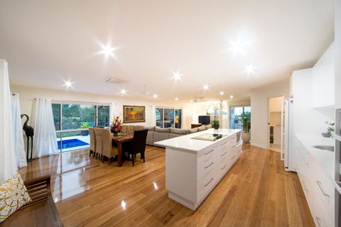 Whitsunday Luxury Homes - Accommodation 4U 5