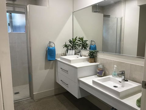 Whitsunday Luxury Homes - Accommodation 4U 13