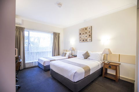 Emerald Maraboon Motor Inn - Accommodation 4U 41