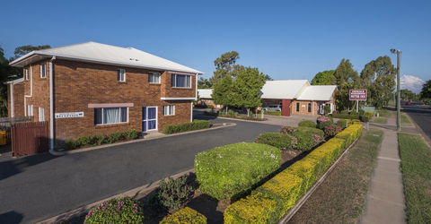 Emerald Maraboon Motor Inn - Accommodation 4U 5