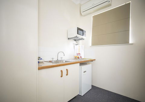 Emerald Maraboon Motor Inn - Accommodation 4U 31