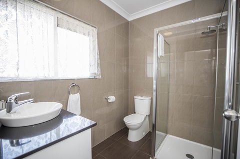 Emerald Maraboon Motor Inn - Accommodation 4U 34