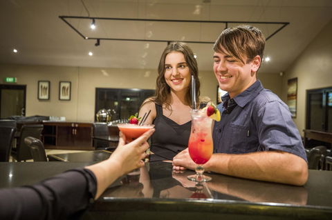 Emerald Maraboon Motor Inn - Accommodation 4U 17