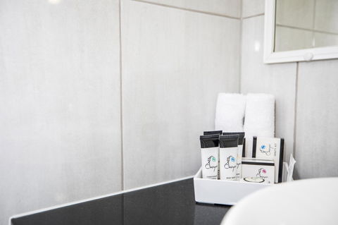 Emerald Maraboon Motor Inn - Accommodation 4U 30