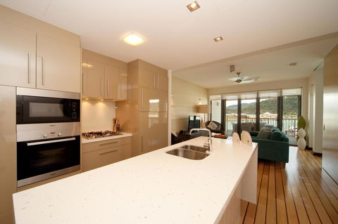 The Boathouse Apartments - Accommodation 4U 11