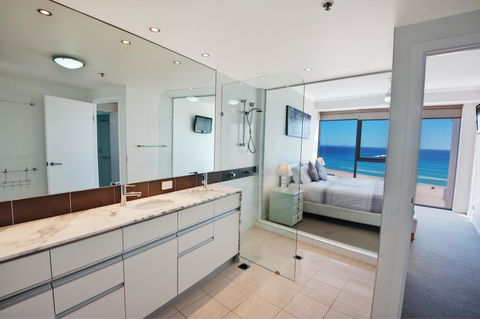 Reflections Tower Two - Accommodation 4U 23