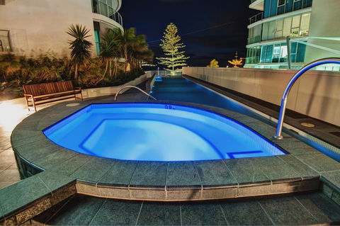 Reflections Tower Two - Accommodation 4U 5