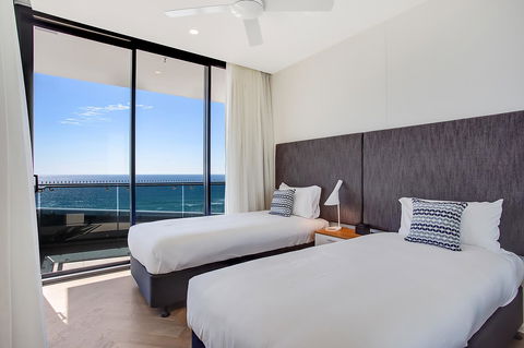 Iconic Kirra Beach Resort - Accommodation 4U 28