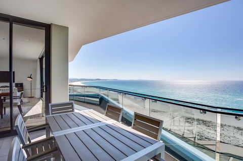 Iconic Kirra Beach Resort - Accommodation 4U 21