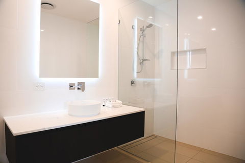 Iconic Kirra Beach Resort - Accommodation 4U 10