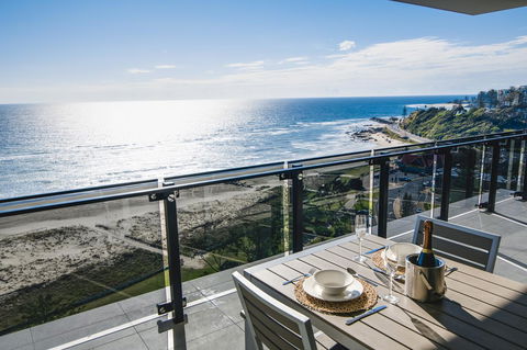 Iconic Kirra Beach Resort - Accommodation 4U 26