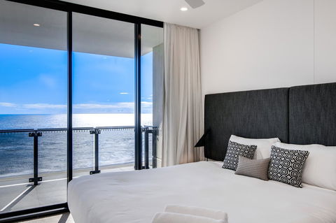 Iconic Kirra Beach Resort - Accommodation 4U 39