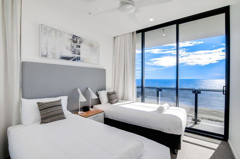 Iconic Kirra Beach Resort - Accommodation 4U 38