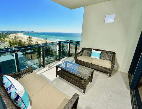 Iconic Kirra Beach Resort - Accommodation 4U 5
