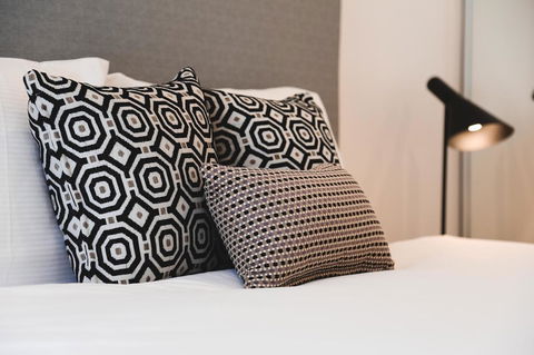Iconic Kirra Beach Resort - Accommodation 4U 11
