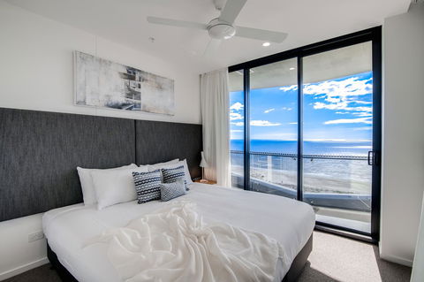 Iconic Kirra Beach Resort - Accommodation 4U 22