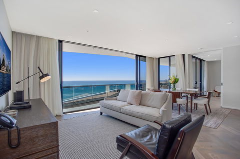 Iconic Kirra Beach Resort - Accommodation 4U 23