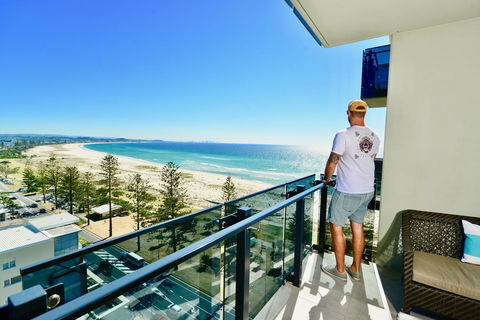 Iconic Kirra Beach Resort - Accommodation 4U 8
