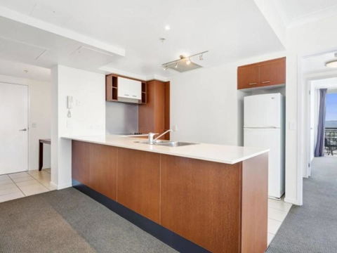 Beach Stay - Ocean & Riverview Resort Chevron Renaissance Central Surfers Paradise - Accommodation 4U 11