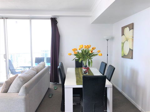Beach Stay - Ocean & Riverview Resort Chevron Renaissance Central Surfers Paradise - Accommodation 4U 4