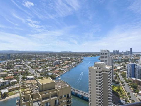 Beach Stay - Ocean & Riverview Resort Chevron Renaissance Central Surfers Paradise - Accommodation 4U 15