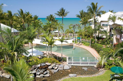Coral Sands Beachfront Resort - Accommodation 4U 0