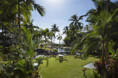 Coral Sands Beachfront Resort - Accommodation 4U 21