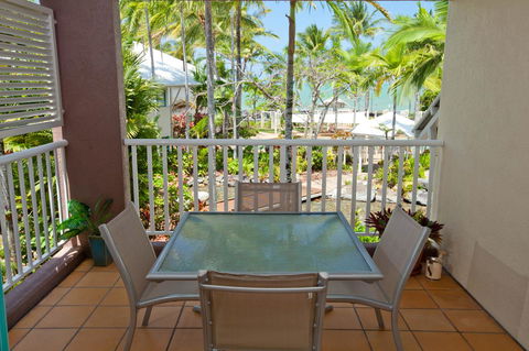 Coral Sands Beachfront Resort - Accommodation 4U 2