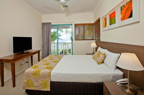 Coral Sands Beachfront Resort - Accommodation 4U 7