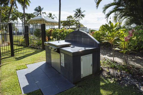Coral Sands Beachfront Resort - Accommodation 4U 28