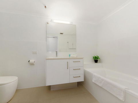 Sunbird Beach Resort Main Beach - Accommodation 4U 31