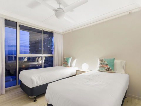 Sunbird Beach Resort Main Beach - Accommodation 4U 6