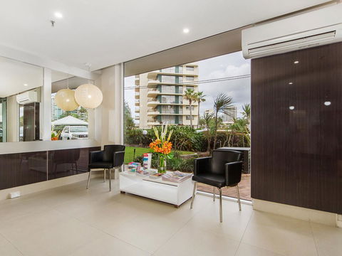 Sunbird Beach Resort Main Beach - Accommodation 4U 44